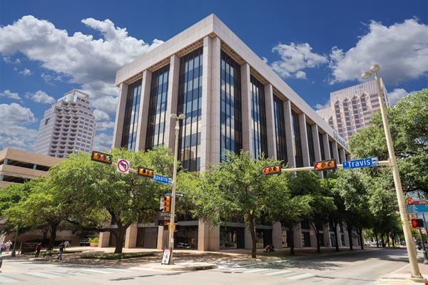 Common Desk - Travis Park Plaza Exterior