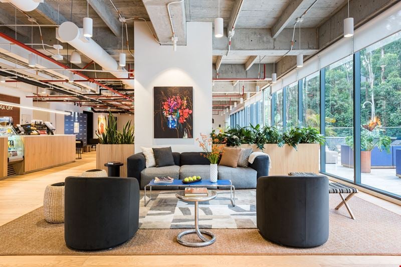 Km 5 Av. Las Palmas Coworking