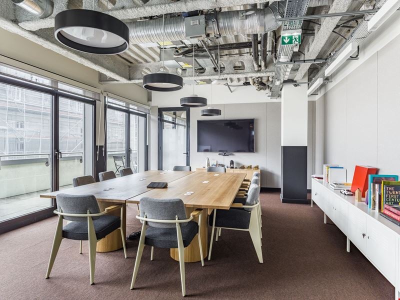 33 Rue la Fayette Conference Room