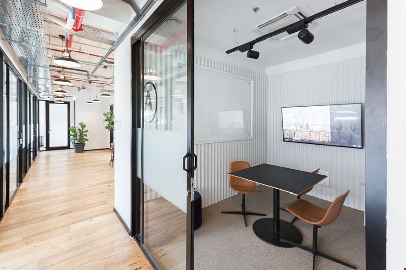 Derech Ha'atzmaut 45 Conference Room