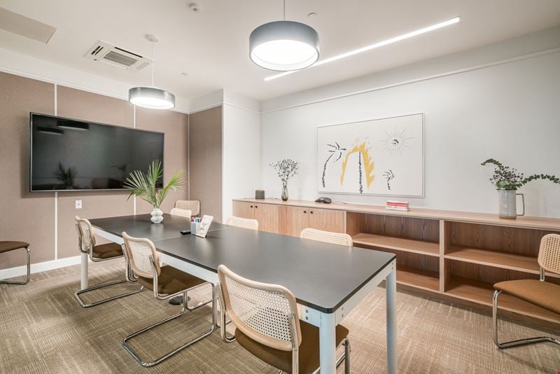 800 N High St Conference Room