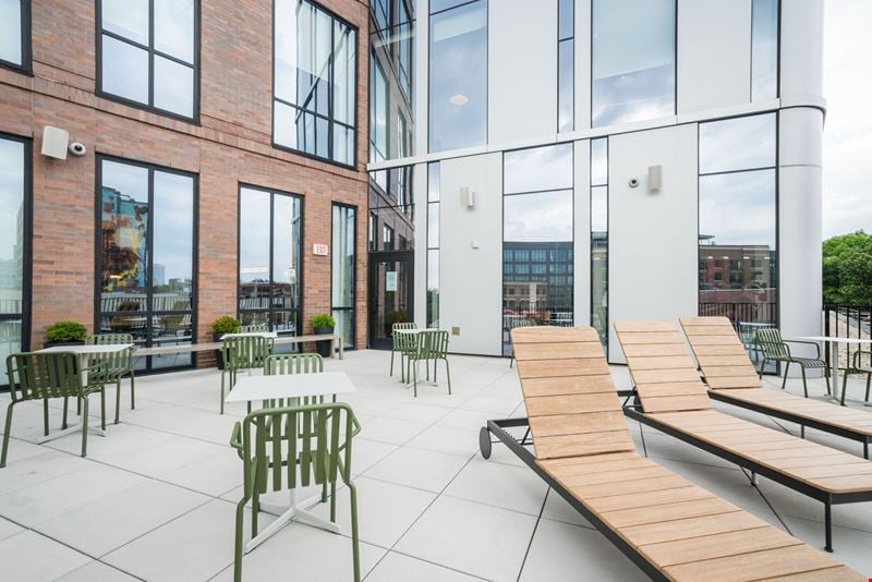 800 N High St Coworking
