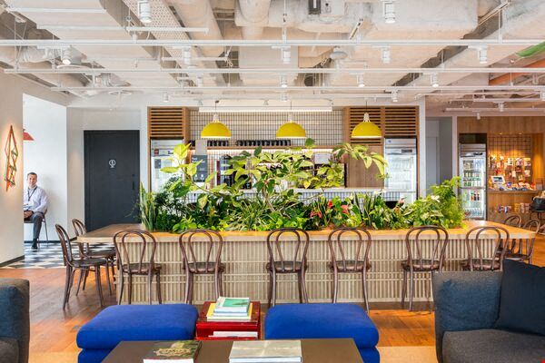 Shiroyama Trust Tower Coworking