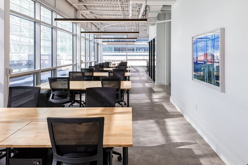 455 Rue Saint-Antoine Ouest Office Space